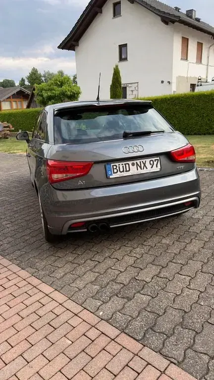 Gebraucht Audi A1 S-Line 185 PS (136 kW) 2011 Grau Kleinwagen