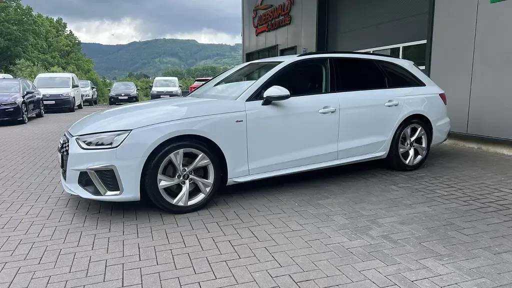 Gebraucht Audi A4 S-Line 163 PS (119 kW) 2023 Weiß Kombi