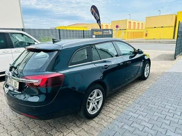Gebraucht Opel Insignia Edition 136 PS (100 kW) 2016 Grün Kombi