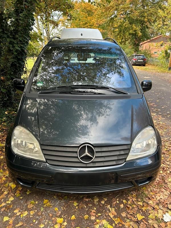 Schwarz Gebraucht 2002 Mercedes Vaneo Van / Kleinbus | 700 € - Bild 1/4
