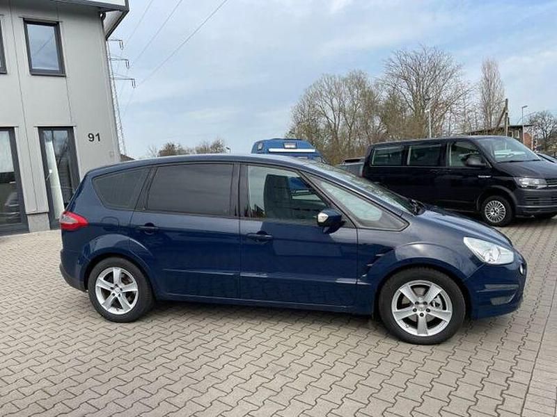 Gebraucht Ford S-MAX Trend 140 PS (102 kW) 2011 Blau Van / Kleinbus