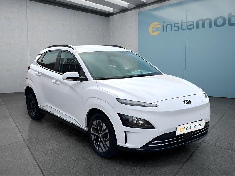 Gebraucht Hyundai Kona 100 kW (136 PS) 2022 Weiß SUV