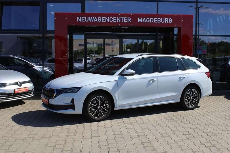 Moonweiss metallic Gebraucht 2024 Skoda Octavia Selection Kombi | 32.480 € (Guter Preis) - Bild 1/4