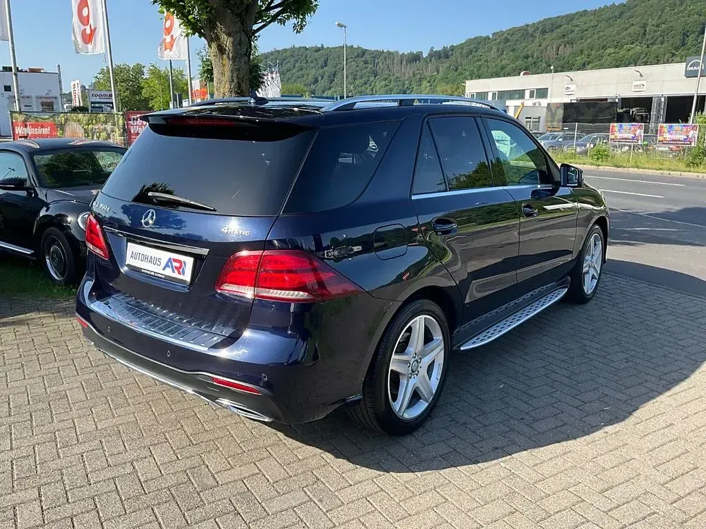 Gebraucht Mercedes GLE350 AMG line 258 PS (189 kW) 2017 Blau SUV