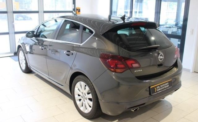 Gebraucht Opel Astra Exklusiv 165 PS (121 kW) 2014 Grau metallic Limousine