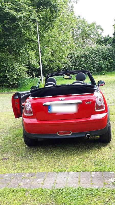 Gebraucht Mini One Cabriolet 98 PS (72 kW) 2010 Rot Cabrio