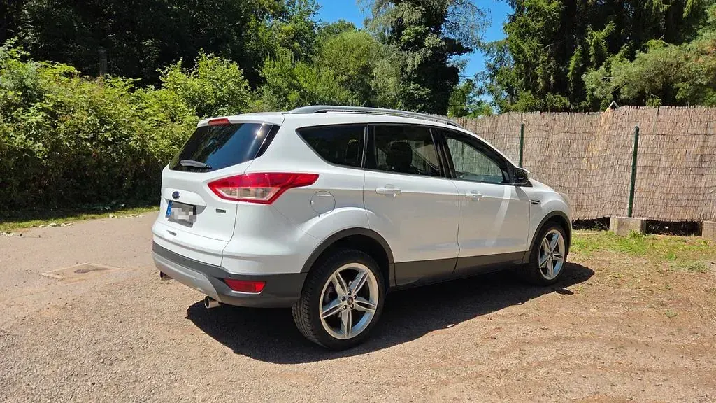 Gebraucht Ford Kuga Titanium 150 PS (110 kW) 2014 Weiß SUV