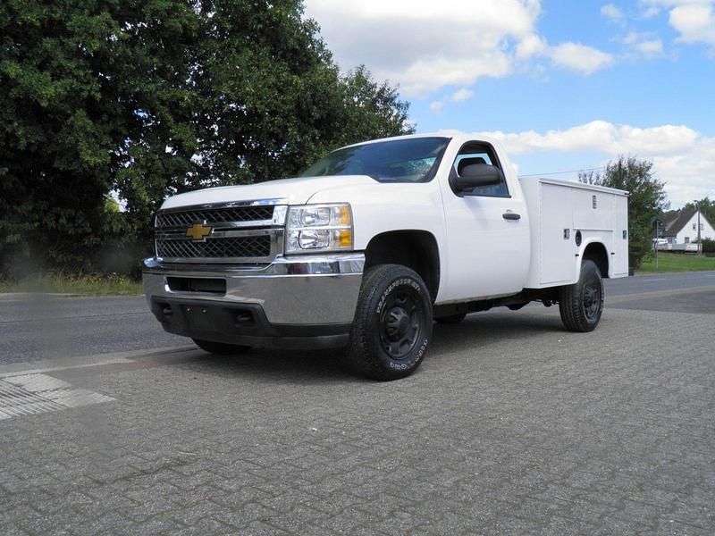 Weiß Gebraucht 2013 Chevrolet Silverado SUV | 24.500 € - Bild 1/4
