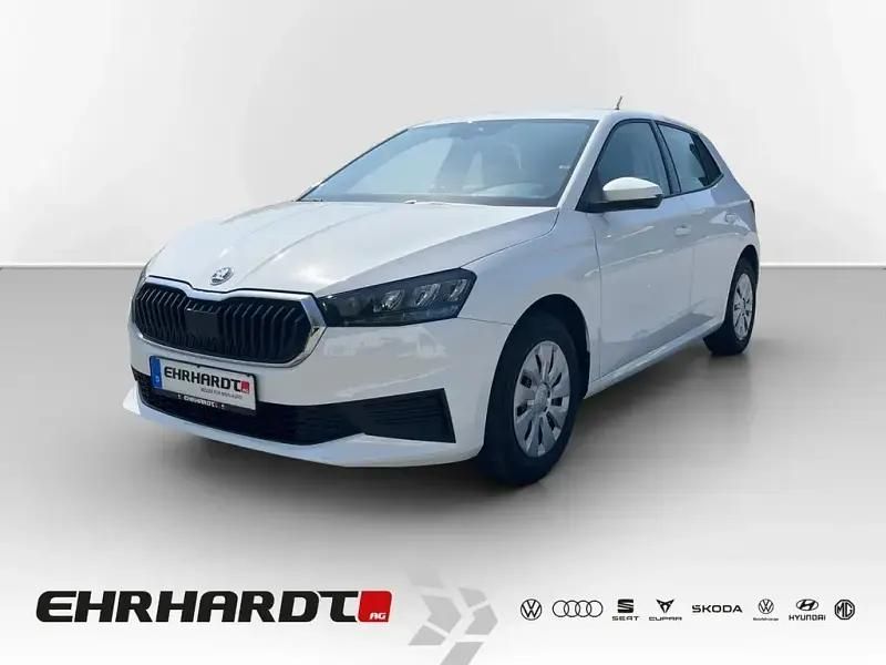 Weiß Gebraucht 2022 Skoda Fabia Active Limousine | 13.989 € (Etwas zu teuer) - Bild 1/4