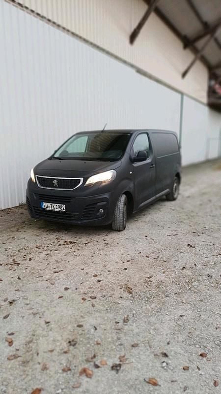 Schwarz Gebraucht 2018 Peugeot Expert Van | 7.999 € (Guter Preis) - Bild 1/4