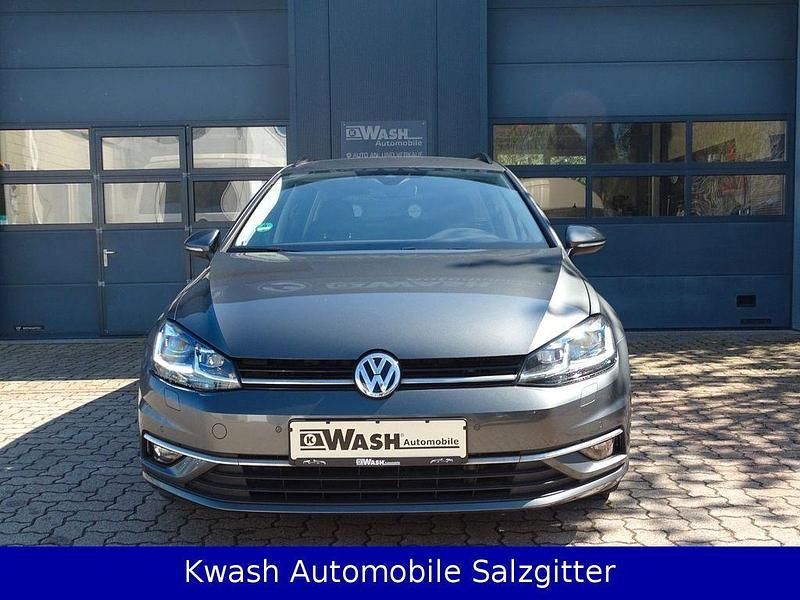 Gebraucht VW Golf VII Comfortline 150 PS (110 kW) 2020 Grau Kombi