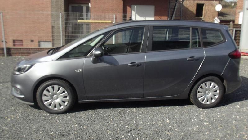 Gebraucht Opel Zafira Tourer Selection 120 PS (88 kW) 2017 Grau Van / Kleinbus