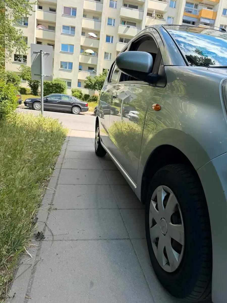 Gebraucht Daihatsu Cuore 70 PS (51 kW) 2008 Silber Kleinwagen