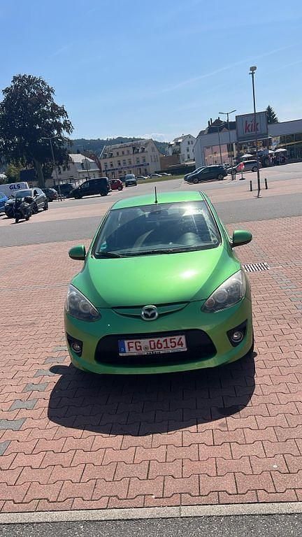 Gebraucht Mazda 2 103 PS (75 kW) 2009 Grün Kleinwagen