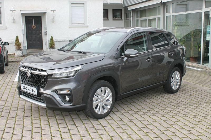 Schwarz Neu 2025 Suzuki SX4 S-Cross Comfort SUV | 31.490 € (Etwas zu teuer) - Bild 1/4