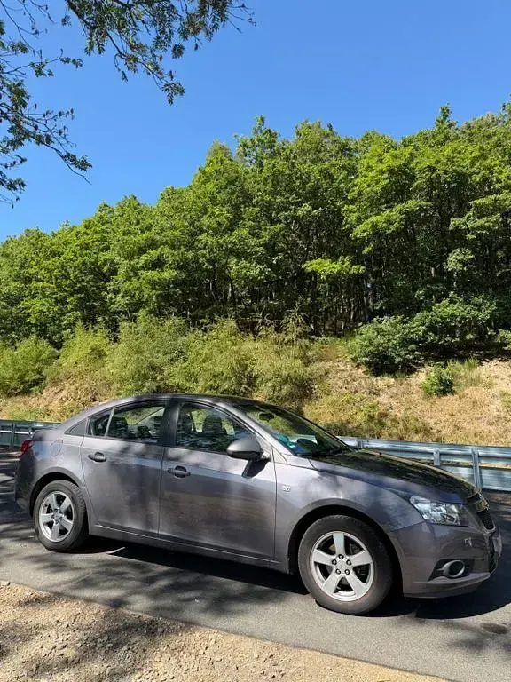 Gebraucht Chevrolet Cruze LS 124 PS (91 kW) 2011 Grau Limousine