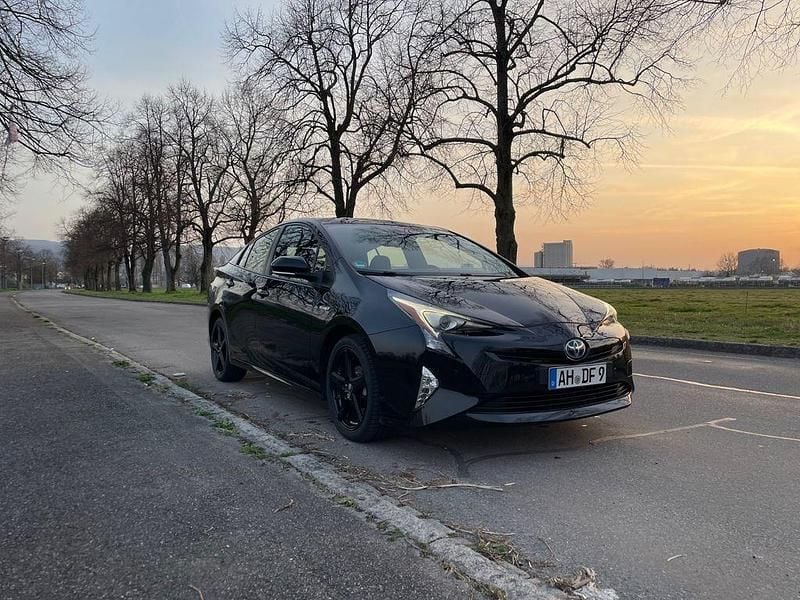 Gebraucht Toyota Prius 122 PS (89 kW) 2017 Schwarz Limousine
