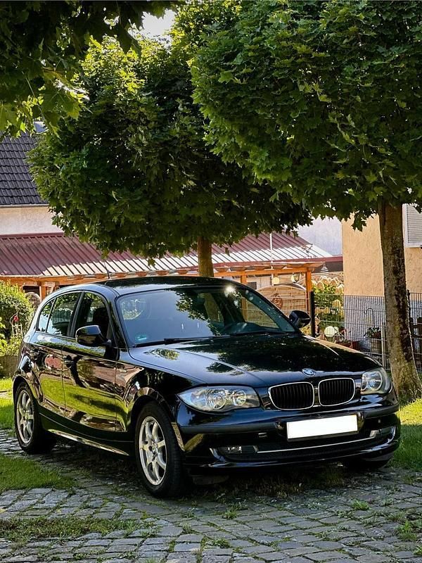 Schwarz Gebraucht 2010 BMW 116 Kleinwagen | 3.450 € (Fairer Preis) - Bild 1/4