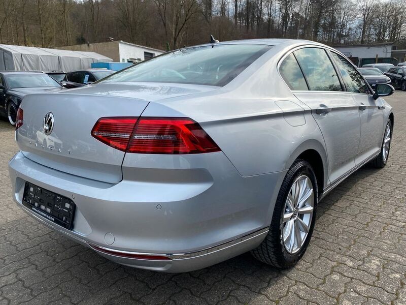 Gebraucht VW Passat Highline 150 PS (110 kW) 2018 Silber Limousine