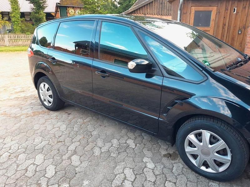 Schwarz Gebraucht 2011 Ford S-MAX S Van / Kleinbus | 5.500 € (Guter Preis) - Bild 1/4