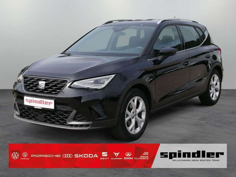 Mitternachtsschwarz Gebraucht 2022 Seat Arona FR SUV | 19.990 € (Fairer Preis) - Bild 1/4