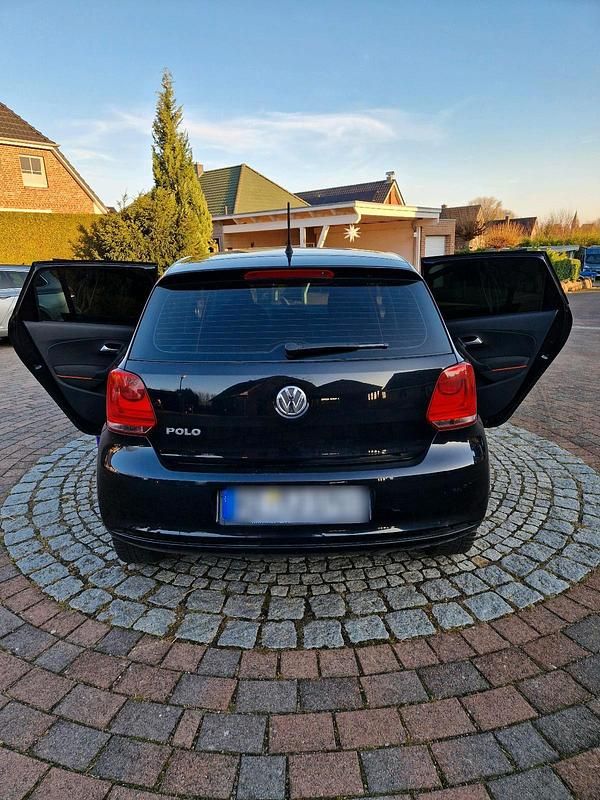 Gebraucht VW Polo 75 PS (55 kW) 2014 Schwarz Kleinwagen