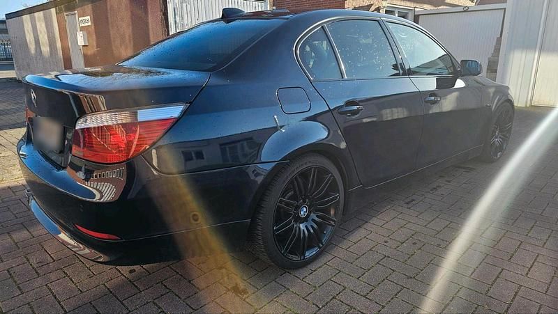 Gebraucht BMW 535 340 PS (250 kW) 2006 Blau Limousine