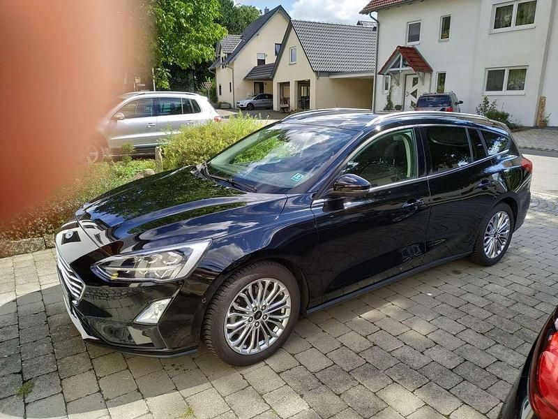 Schwarz Gebraucht 2019 Ford Focus Titanium Kombi | 9.800 € (Guter Preis) - Bild 1/4