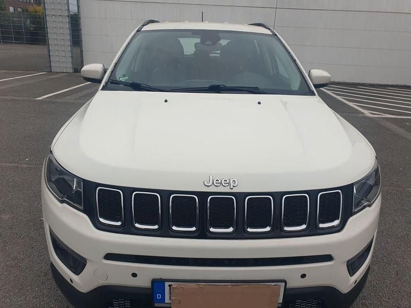 Weiß Gebraucht 2018 Jeep Compass Longitude SUV | 15.400 € (Fairer Preis) - Bild 1/4