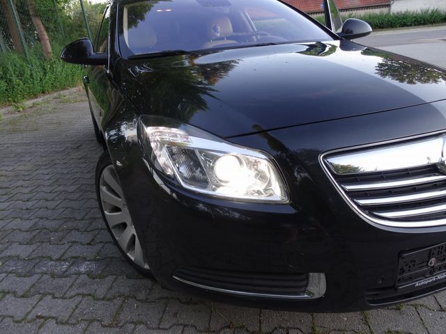 Gebraucht Opel Insignia 218 PS (160 kW) 2011 Schwarz metallic Limousine