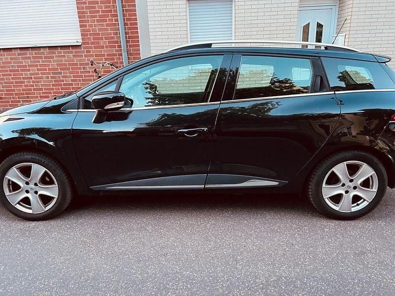 Schwarz Gebraucht 2014 Renault Clio IV Limousine | 6.500 € - Bild 1/4