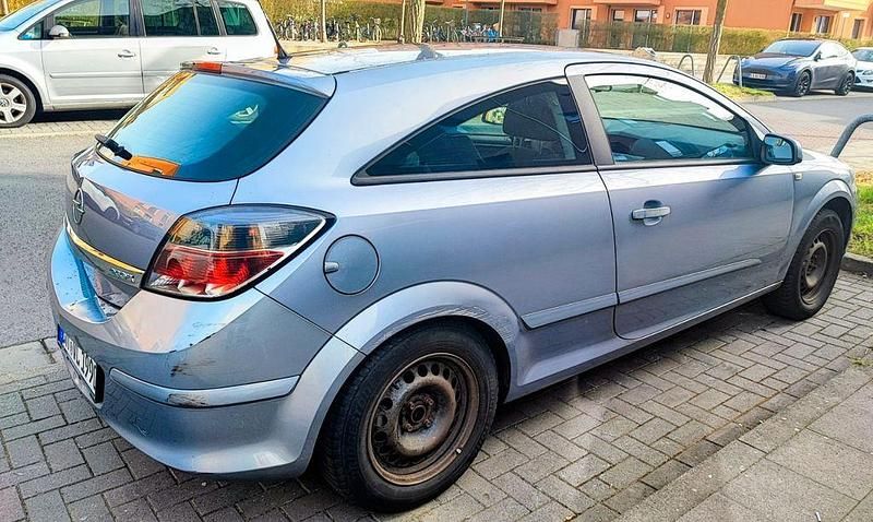 Gebraucht Opel Astra GTC 90 PS (66 kW) 2009 Grau Limousine