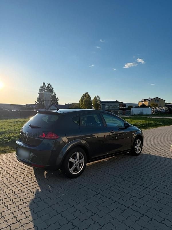Usata Seat Leon 170 CV (125 kW) 2010 Grigio Utilitaria