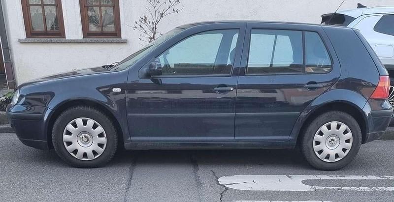 Gebraucht VW Golf IV 75 PS (55 kW) 2002 Blau Limousine