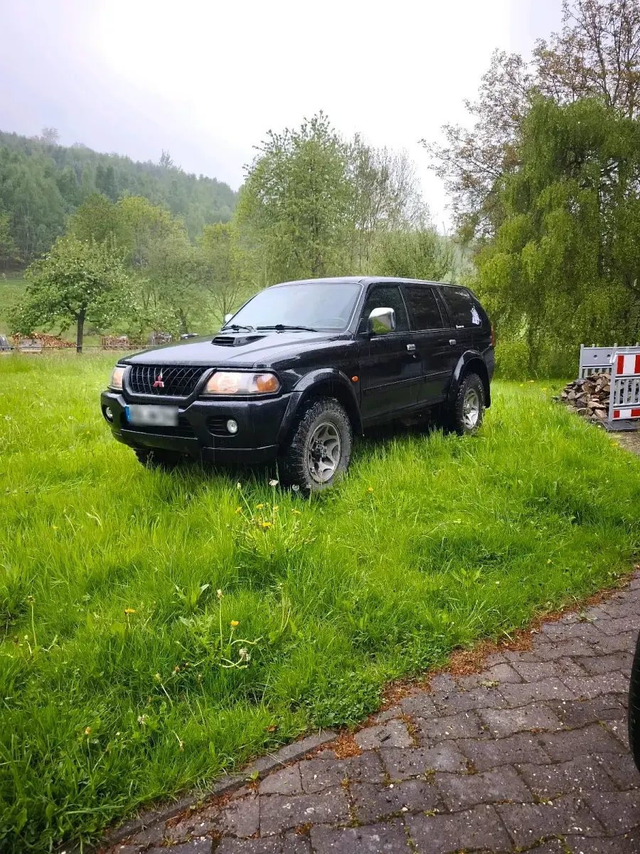 Gebraucht Mitsubishi Pajero Sport 133 PS (97 kW) 2002 Schwarz SUV
