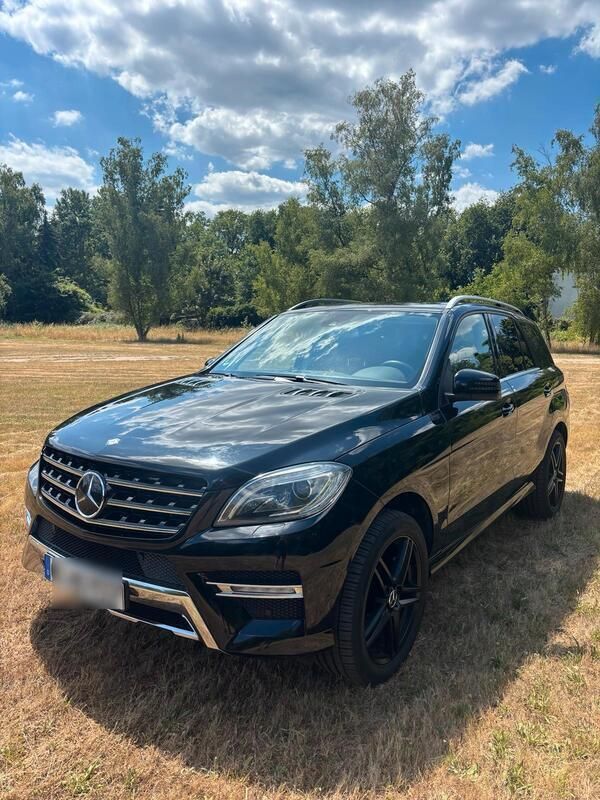 Schwarz Gebraucht 2012 Mercedes ML350 AMG SUV | 14.900 € (Superpreis) - Bild 1/4