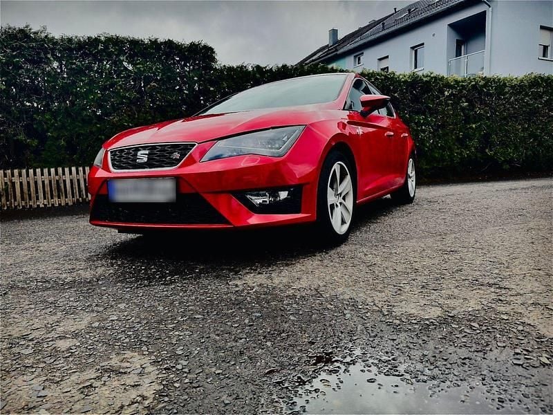 Gebraucht Seat Leon FR 140 PS (102 kW) 2014 Rot Limousine