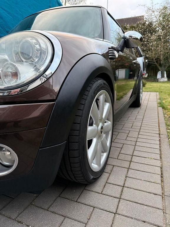 Braun Gebraucht 2009 Mini Cooper Clubman Kombi | 5.555 € (Etwas zu teuer) - Bild 1/4