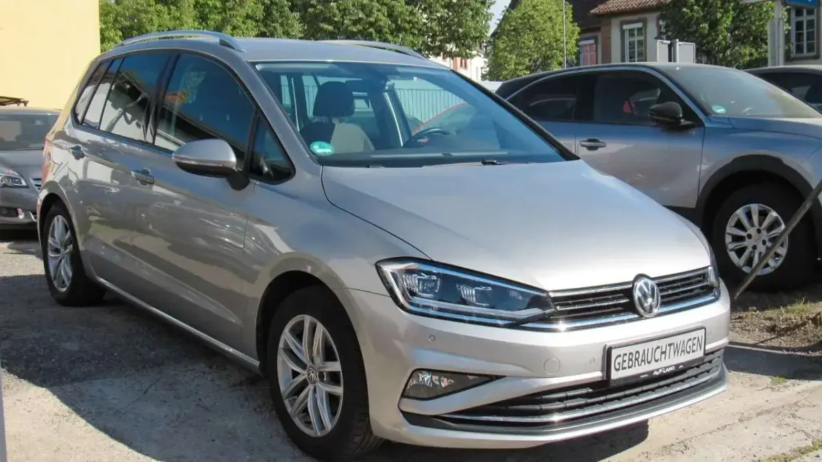 Gebraucht VW Golf Highline 150 PS (110 kW) 2020 Silber Van / Kleinbus