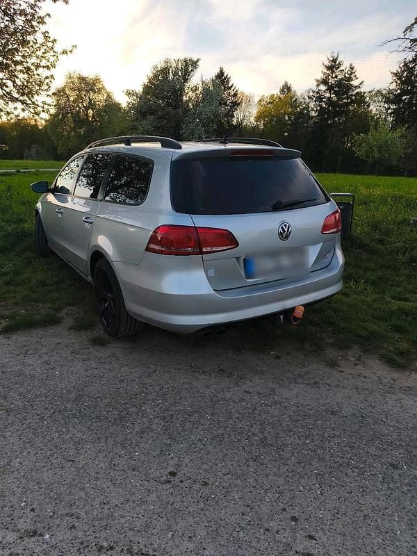 Gebraucht VW Passat 140 PS (102 kW) 2013 Silber Kombi