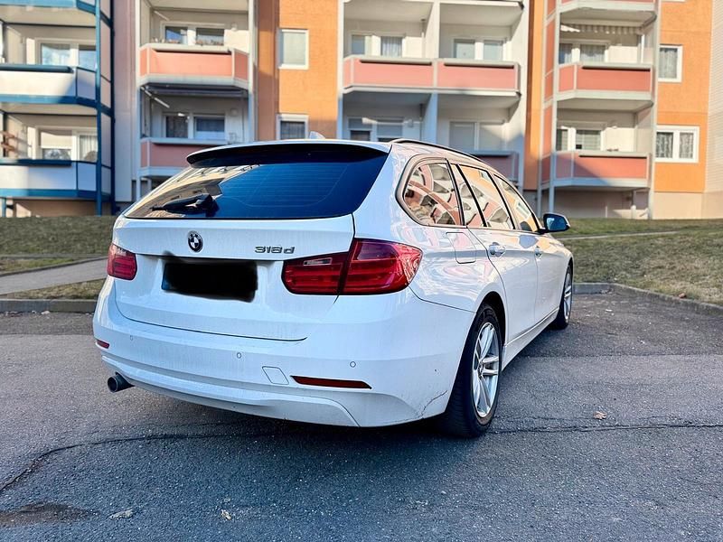 Gebraucht BMW 318 143 PS (105 kW) 2014 Weiß Kombi