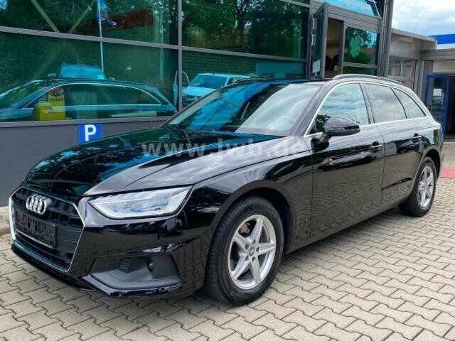 Schwarz Gebraucht 2019 Audi A4 Ambiente Kombi | 29.980 € (Teuer) - Bild 1/4