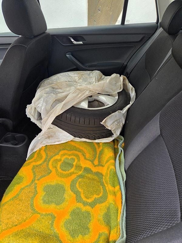 Second-hand Skoda Rapid 85 CP (62 kW) 2013 Argintiu Hatchback