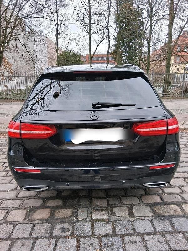 Gebraucht Mercedes E200 AMG line 150 PS (110 kW) 2018 Schwarz Kombi
