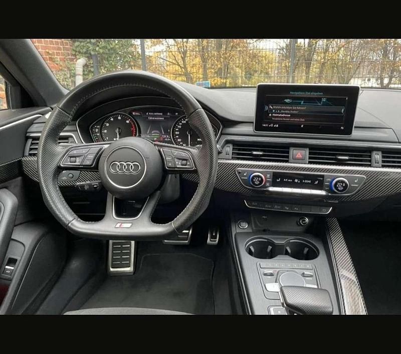 Gebraucht Audi A4 Design 170 PS (125 kW) 2018 Grau Kombi