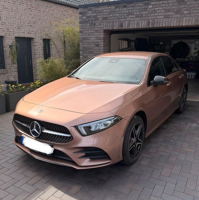 Gebraucht Mercedes A250 218 PS (160 kW) 2022 Gold Limousine