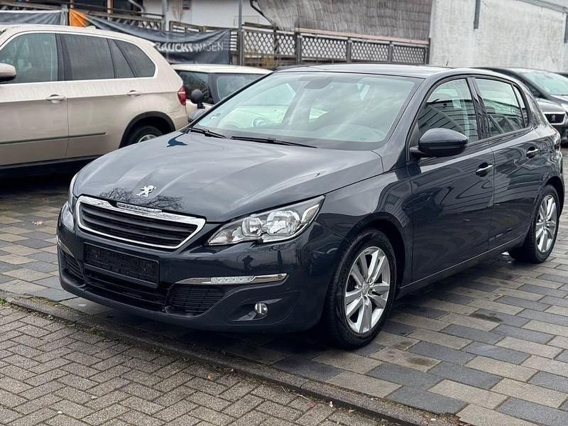 Gebraucht Peugeot 308 Active 125 PS (91 kW) 2013 Grau Limousine