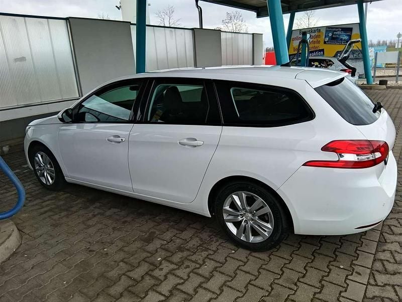 Gebraucht Peugeot 308 SW 131 PS (96 kW) 2015 Weiß Kombi