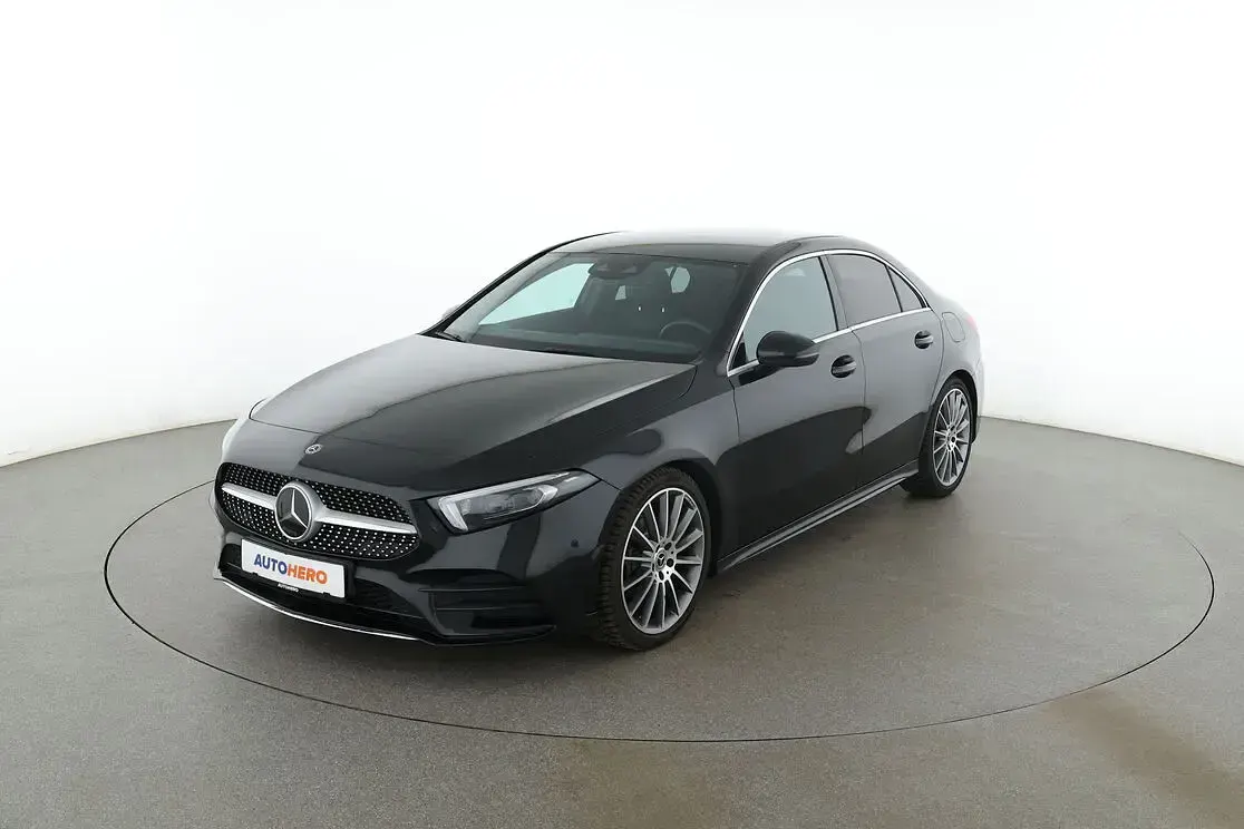 Gebraucht Mercedes A200 AMG line 163 PS (119 kW) 2019 Limousine
