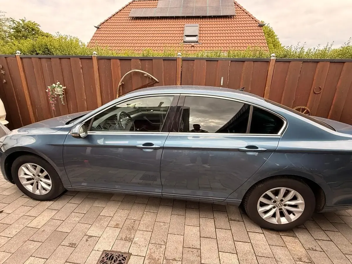 Gebraucht VW Passat Comfortline 150 PS (110 kW) 2015 Blau Limousine